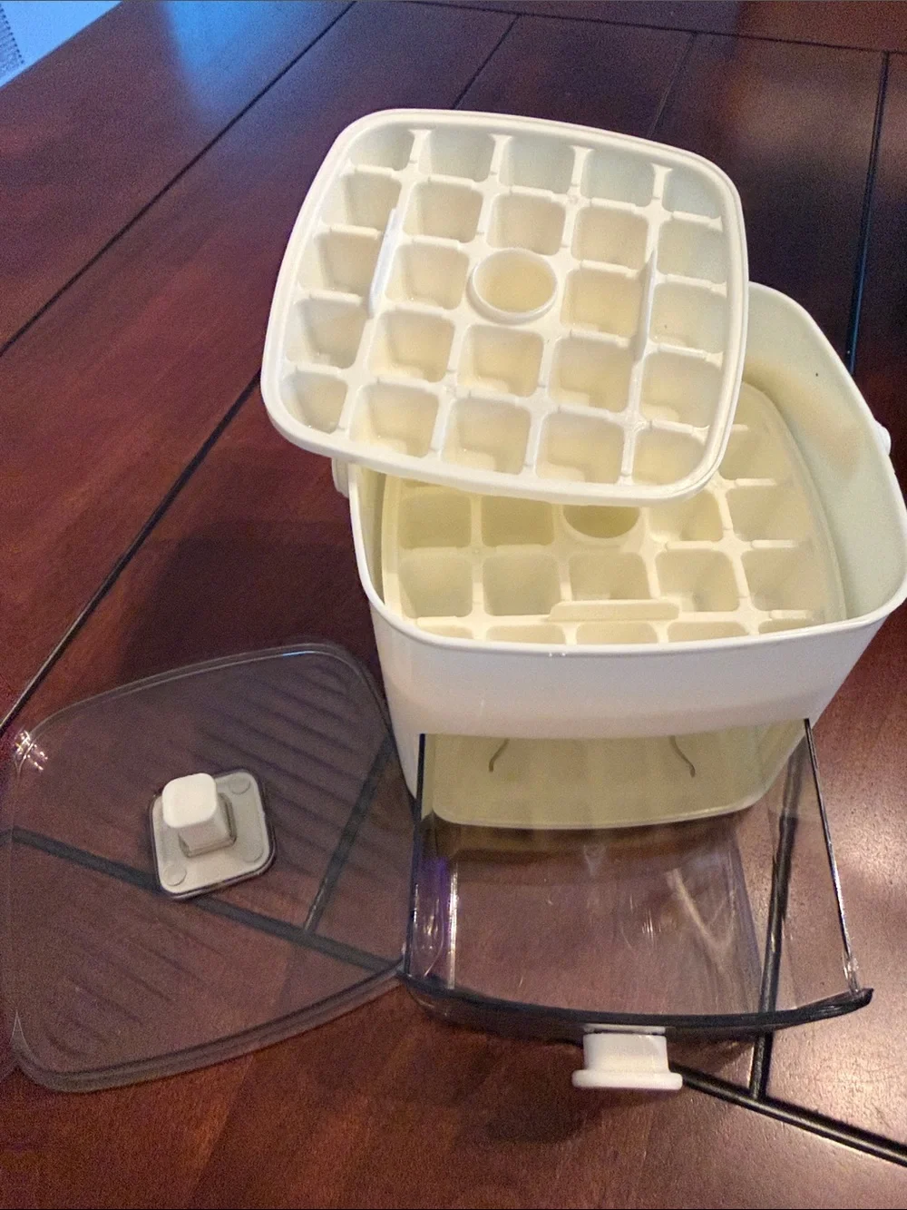 Handled Press-Type Ice Cube Tray (Double-Layer)